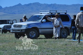 Б.Амарсанаа: Дараа жил ч гэсэн Өмнөговиос төрийн наадмын түрүү тодорно