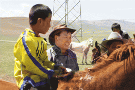 Монгол улсын Манлай уяач агсан Д.Оюунбилэг: Эр хүний нулимс ийм л үед захирагддаггүй юм билээ