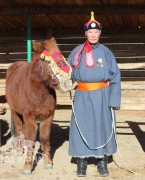 Аймгийн Алдарт уяач Л.Бирозана: Хар зүсмийн адууг шүтэж явдаг