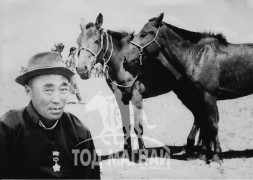 Зангиат хээр морь нь сум орон нутгийн наадамд 10 гаруй удаа түрүүлж айрагдсан